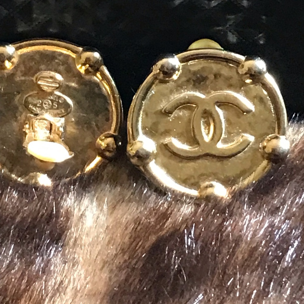 CHANEL Gold-Tone Interlocking CC Clip-On Earrings